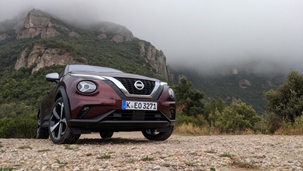 Продажбите на японците се сгромолясаха в първата половина на годината, на фона на което 14% спад през ноември не е толкова зле. Пазарният дял е намалял с една десета и вече е 2.1%.
