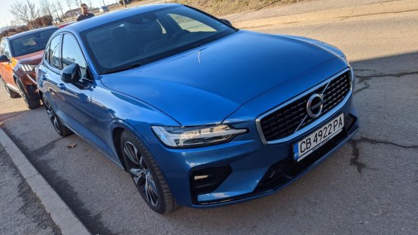 В трудни времена премиум сегментът се представя по-добре от масовия. Volvo има 10% спад през ноември, и 17% от началото на годината, което увеличава пазарния му дял до 2.2%. 
