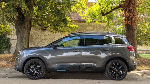 Над 15 на сто спад за френската марка през ноември, и общо 30% от началото на годината. Пазарният дял на Citroen се е свил от 4.5 преди година до 4.2%. 
