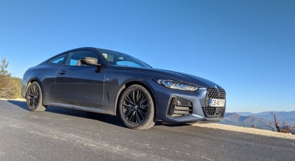 Както е добре известно, премиум сегментът е по-малко податлив на кризи. При BMW спадът през ноември е 6%, а за 11-те месеца - само 16.7%, което увеличава пазарния дял на марката от 4.7% преди година до 5.3% сега. 
