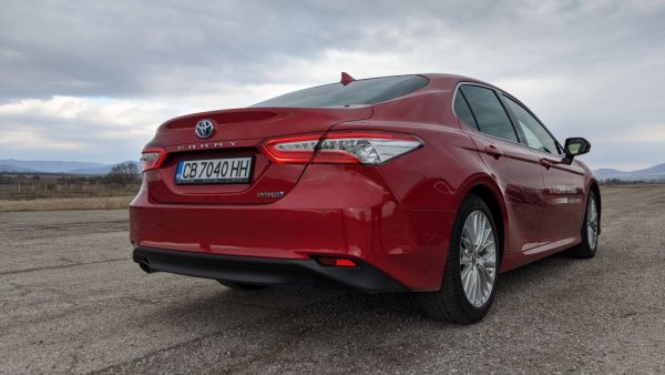 Японците са една от едва четирите марки, които са на плюс през ноември спрямо 2019, макар че при тях разликата се свежда до едва... 92 автомобила. За 11-те месеца Toyota има 15% спад, и увеличава пазарния си дял в Европа със седем десети до общо 5.4%. 
