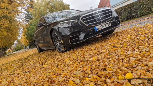 Само 4.5% е спадът при луксозния бранд от Щутгарт през ноември, а от началото на годината - 15.5%. Пазарният дял на Mercedes продължава да расте и достига рекордния показател от 6.1%.
