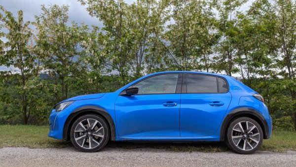 Французите бяха доста пострадали през първото полугодие, но после успяха да понаваксат и даже увеличиха пазарния си дял, макар и минимално, до общо 6.8%.
