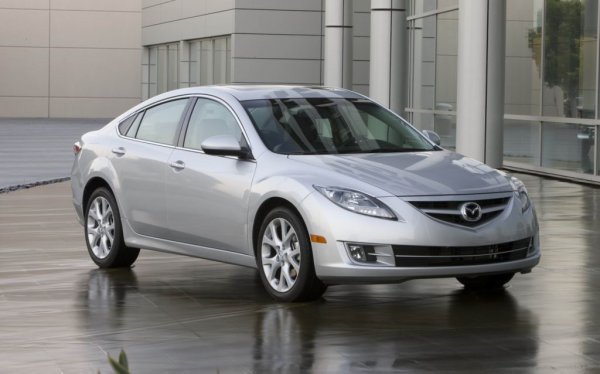 Тук важи същото - относително висока цена за поддръжка на 5-годишна кола - 207 долара, но на десетата година нещата се оправят. 
