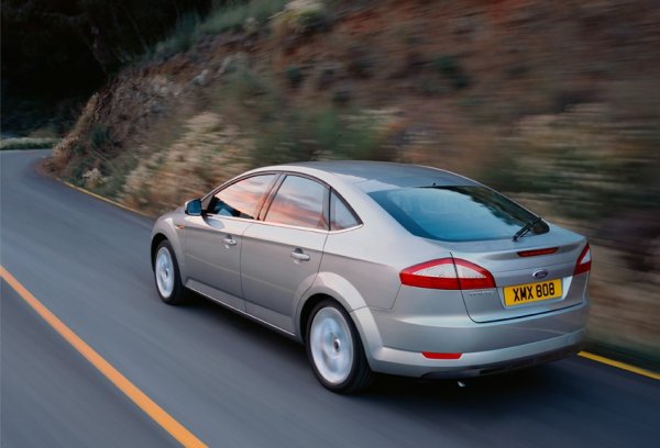 Дизелите са четири - 1.8 TDCi(100 к.с.); 1.8 TDCi(125 к.с.); 2.0 TDCi(140 к.с.) и 2.2 TDCi(175 к.с.). Средният разход на гориво с ръчна трансмисия е съответно 7.4; 7.5; 7.6 и 8.4 литра на 100 км.