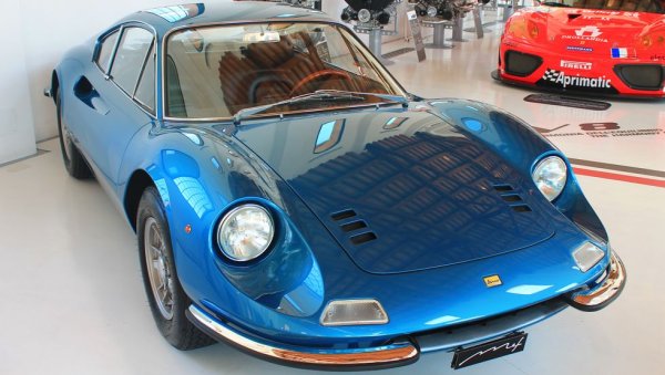 Името на този автомобил е избрано в чест на рано починалия от рядко заболяване Алфредо "Дино" Ферари, първородния син на стария Енцо. Именно Дино е един от създателите на V6 двигателя, използван впоследствие в кръстената на него кола. Дизайнът на 206 GT е дело на Pininfarina, естествено. Под капака е двулитров V6 с мощност 178 конски сили. Общо 152 бройки са произведени между 1967 и 1969. След това на сцената се появява Dino 246 GT, вече с 2.4-литров мотор и 192 коня. 
