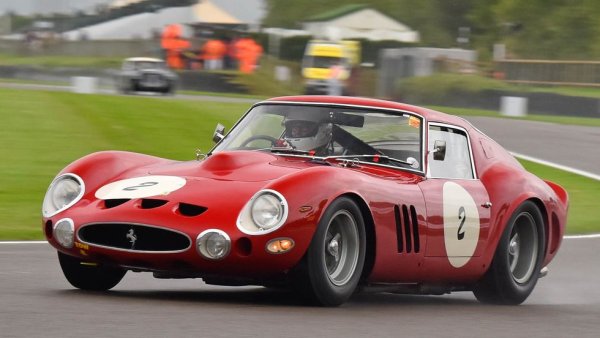 Дълги години това бе най-скъпата кола, продавана някога на търг - и вероятно отново ще стане, стига да се появи бройка за продажба. Ferrari построи само 36 екземпляра от нея между 1962 и 1964, най-вече заради тогавашните правила за хомологация за участие в шампионата FIA Group 3 Grand Touring Car. Числото 250 означава работния обем на всеки от 12-те цилиндъра на мотора, а "GTO" е съкратено от Gran Turismo Omologato. Първите 33 произведени машини се водят Seria I, останалите три са Seria II. 
