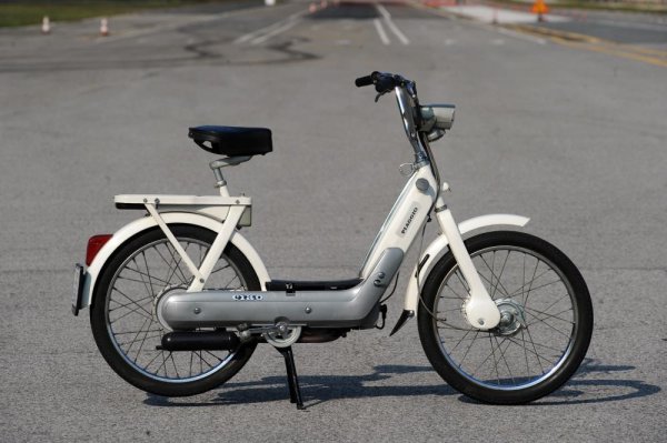 Друга брилянтна идея на Piaggio несъмнено е Ciao , пуснат на пазара през 1967 г.. Бързо става най-популярният и обичан мотопед в Италия . Характеризира се с механична простота, надеждност и безпогрешна естетика, Ciao е бил спътник в приключенията на много поколения тийнейджъри.
Неговата лекота на използване и достъпна цена го превъщат в синоним на свобода за младите хора. Вечният дизайн - с резервоар под кормилото, интегриран в рамката, превръщат Ciao във вечна класика  на петдесетте.
