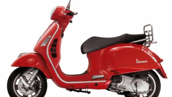 С Gts 250 Piaggio възобновява концепцията на скутера granturismo, представен в миналото с Rally 180 и 200. През 2005 г. той става най-мощният модел Vespa, произвеждан някога до този момент. Превръща го в идеален наследник на 150 GS, който почти половин век по-рано достига мощност от 8 к.с. и максимална скорост от 101 км/ч. За онези години това означава 45 процента по-голяма мощност от конкурентите.
Дизайнът остава класическият и веченна Vespa, но с двигател, способен да предложи живо и шофиране, идеално за градско движение, както и за пътувания извън населените места.
