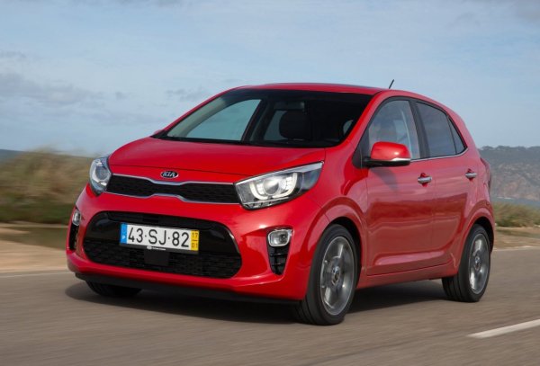 Третото поколение на Kia Picanto се произвежда от 2017, а през 2020 премина модернизация. С дължина 3,6 м, възрастните в задната част нямат много място, но багажникът, който, в зависимост от разположението на задните селка, побира от 255 до 1010 л, е приличен за този клас.

Атмосферният 1,0-литров двигател с 67 к.с. е достатъчен за града и кратки пътувания извън града, 1,2-литровият с 84 к.с. се усеща по-добре на селските пътища, докато турбокомпресорният 1.0 T-GDI с 100 к.с. и 175 Нм ускорява колата до 100 км/'ч за около 10 секунди, така че това е много добър резултат за този клас автомобили. 