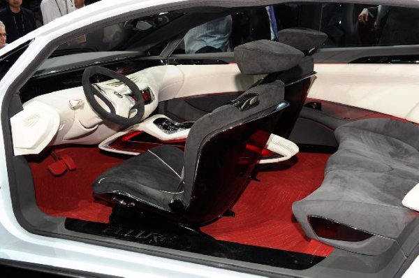 LA 2010 / Nissan Ellure Concept