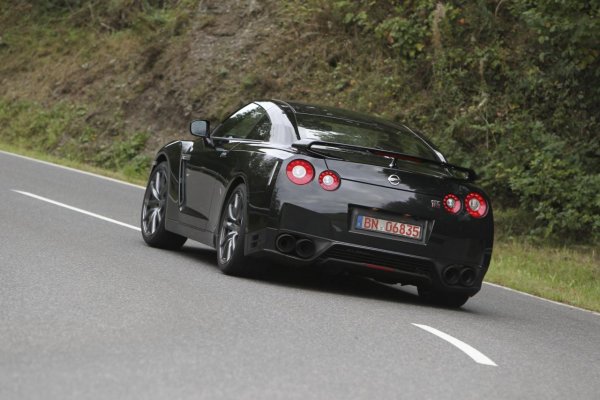 Nissan GT-R 2012