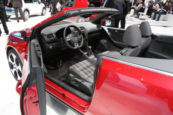 Женева 2012 / Volkswagen Golf GTI Cabriolet 