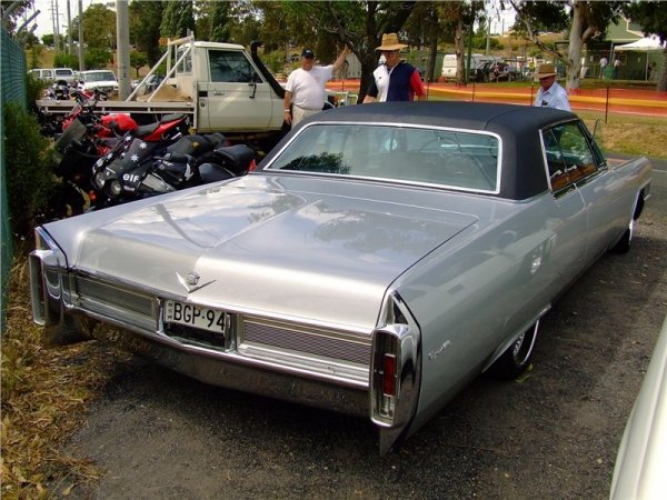 Cadillac Coupe de Ville 1965