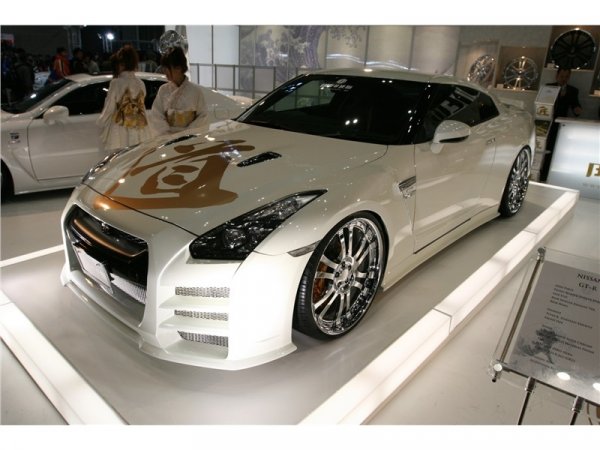 Branew Nissan GT-R / Токио 2009