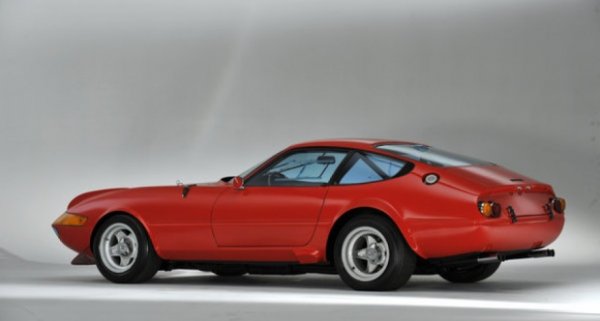 Дизайнът на Daytona дава старт на цяло направление при оформянето на автомобили, който надживява модела.