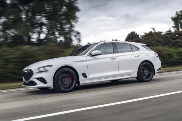 Премиум марката на Hyundai дебютира в Европа през миналата година само на пет основни пазара, но един от тях бе британският. G70 веднага се хареса на журито. 
