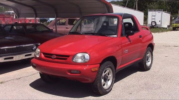 Тук изниква въпросът: „Защо никой не ги спря?“ Нямаше ли глас на разум на това обсъждане? След дебюта на автомобила, в Suzuki осъзнаха, че никой не иска тази кола. И две години след това спряха производството. Тъй като малките коли се завръщат, нека се надяваме, че в Suzuki нямат подобни идеи.