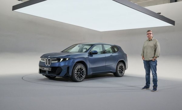 469 к. с. максимална мощност
645 Нм максимален въртящ момент
4.9 секунди 0-100 км/ч
210 км/ч максимална скорост
805 км пробег (WLTP)
