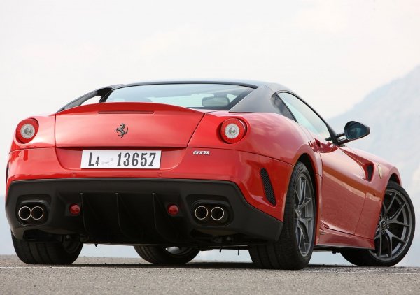 Автомобилът, произведен в Маранело, е толкова бърз, че когато беше тестван, даде по-добро време на обиколка от Ferrari Enzo на тестовата писта "Фиорано". Моделът 599 GTO се произвежда само от 2011 до 2012 година.