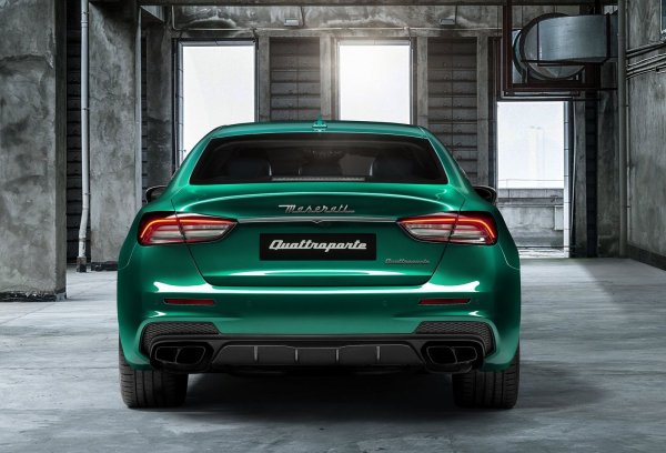 Тази версия беше показана за първи път през август 2019 година, но ще дебютира на пазара едва през 2021 година. Trofeo означава "трофей", което доста красноречиво говори за амбициите на марката.