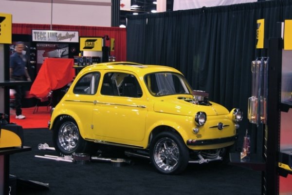 Fiat 500 от Legacy Innovations (725 к.с.)