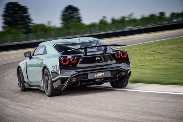 Компанията, основана от Джорджето Джуджаро може да е собственост на Volkswagen Group чрез Lamborghini, но си позволи да се заиграе с култовия Nissan GT-R Nismo, като наред с друго, му постави по-големи турбокомпресори и увеличи максималната мощност на 720 конски сили. Освен това бе модифицирано и шасито, а най-сериозната видима промяна е специалното, ръчноизработено купе с уникален дизайн.

Болидът ще излезе в лимитирана серия от 50 бройки, за да отпразнува 50-ата годишнина на Nissan GT-R. Всяка машина ще струва точно милион долара, като клиентите ще могат да избират от всяка една цветова схема на автомобила, от излизането му на пазара до момента.