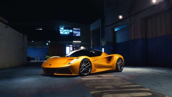 Първият електромобил на Lotus е хиперавтомобил с 2000 конски сили и комплексна 4х4 система, като същевременно обещава да е най-лекия и гъвкав модел от този тип.

Британската спортна марка сега е собственост на китайския конгломерат Geely, който иска да я превърне в изцяло електрически производител на високодинамични машини.