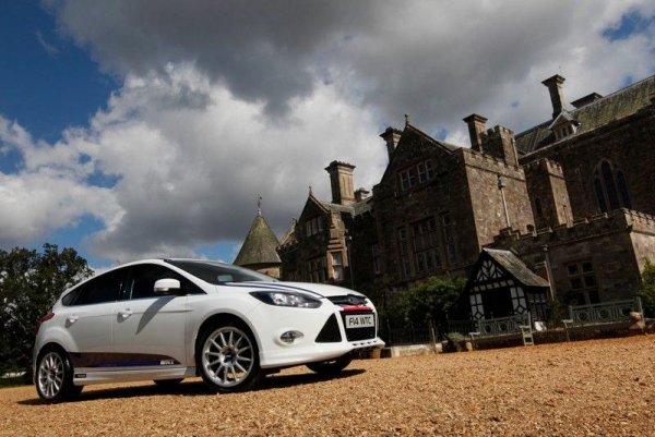 Ford Focus WTCC Limited Edition - модел за обществените пътища, базиран на Focus Zetec S 