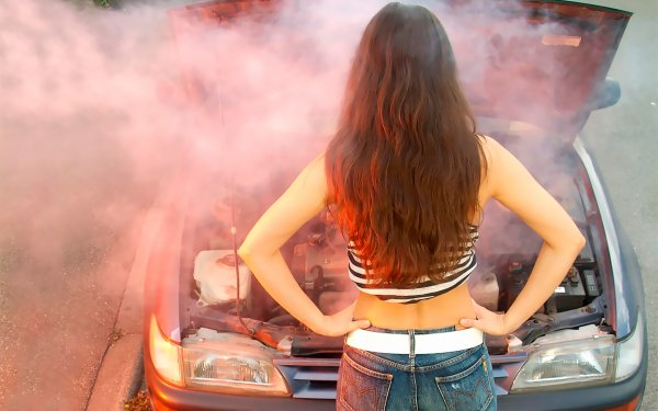 Трябва да сте наясно, че тези добавки може да не са полезни за вашия двигател. Например популярният "октанов коректор" помага за по-добро запалване на горивото в горивната камера, но често запушва системата за подаване на гориво и увеличава въглеродните отлагания, които след известно време могат напълно да унищожат двигателя.

На свой ред, манганови добавки често оказват негативен ефект върху катализатора  и го унищожават. Следователно, те не трябва да се наливат в автомобили с голям пробег, чиито катализатори вече са достатъчно износени, тъ като това е пряк път към повреда на двигателя.
