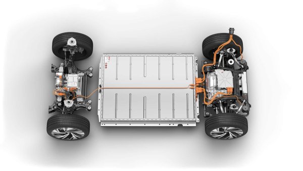 Новото A4 е базирано на платформата за мащабируеми системи на Volkswagen Group. Тази архитектура ще бъде намерена в множество модели на Групата в бъдеще, включително деветото поколение на VW Golf. SSP е разработена предимно като електрическа платформа с 800-волтова технология. Въпреки това, тя може да побере и двигатели с вътрешно горене, които служат като удължители на пробега.