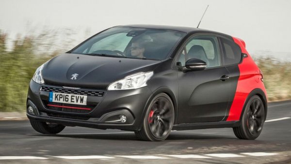 Често пренебрегваното Peugeot 208 GTI представлява отлично попадение, тъй като за парите си собственика получава страхотно поведение. То се дълги най-вече на отлично острото управление и  прецизната обратна връзка, която предлага чрез волана.

Задвижвания от 1,6-литров агрегат с турбокомпресор и мощност от 205 к.с. хечбекът предлага впечатляваща тяга още при 1700 об/мин. Ускорението от 0 до 100 км/ч отнема 6,5 секунди.
