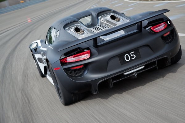 918 Spyder е бъдещият суперхибрид на Porsche