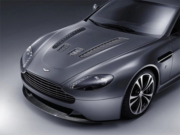Aston Martin V12 Vantage