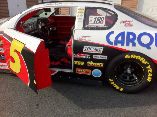 Ежедневен NASCAR автомобил. Базиран е Chevrolet Impala SS от 2009 година 