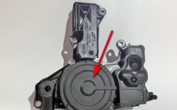 Мембраната на вентила може да протече с течение на времето. В същото време консумацията на масло се увеличава и започва изтичане на въздух, което води до бедна смес и прекъсвания на запалването.