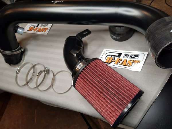 Газовете влизат през вентилационната система на картера, която покрива всмукателния тръбопровод със сажди и сажди. Тръбопроводът трябва да се промива поне на всеки 80 000 км.