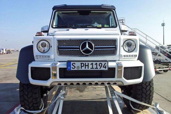 G63 AMG 6&times;6 V8 Biturbo 