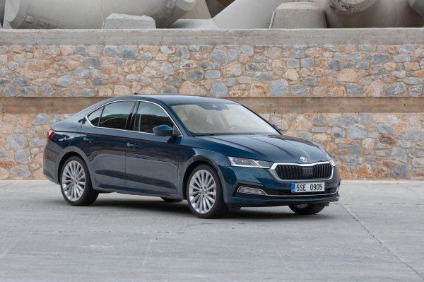 Смело може да кажем, че това е единственият горе-долу конвенционален автомобил в тазгодишните номинации.