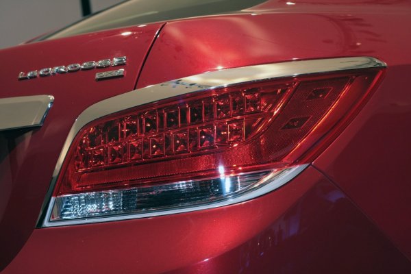 Кадри от премиерата на Buick LaCrosse в Детройт 