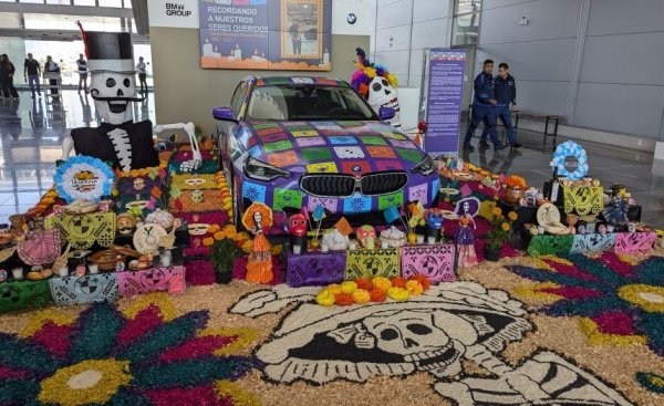 Производство през 2024: 95 236 автомобила
Промяна спрямо 2023: -19%

Най-модерният измежду действащите заводи на BMW е в Мексико. Сан Луис Потоси бе открит в края на миналото десетилетие и днес произвежда Серия 2 Купе и М2 за световните пазари, а също и Серия 3 за Северна и Южна Америка. В момента заводът се разширява, за да поеме и част от производството на Neue Klasse от догодина. 
