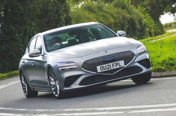 Въпреки че предлага удобен за потребителя интериор, много богато оборудване и идва с пет звезди за безопасност, G70 не може да се справи с конкурентите в повечето други области. Неговият дизелов двигател е ужасно нерафиниран, докато тясното задно пространство и багажник пречат на използваемостта от семейства.