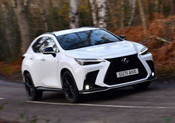 Тази plug-in хибридна версия на Lexus NX позволява пробег от 70 км само на ток, като впечатлява със силната си производителност и обещанието за звездна надеждност. 