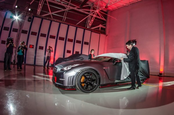 Три Nismo модела при премиерата им в България - Nissan GT-R Nismo, Nissan Juke Nismo RS и Nissan 370Z Nismo.  