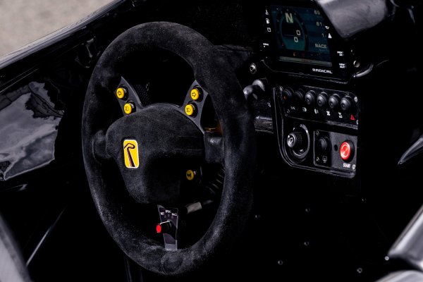 От 1997 г. насам се намират 2000 богати "радикалисти", за които компанията редовно подготвя нови модели. Най-свежият, Rapture, тежи 765 килограма и крие зад гърба на двамата пътници 4-цилиндров турбо двигател EcoBoost, развиващ 355 коня и 434 Нм. Това е достатъчно, Rapture да ускори до 100 км/ч за 3 секунди и да развие максимална скорост от 265 км/ч. И този "батмобил" е дори бедно подготвен за ежедневна употреба: от луксозните неща има подгряване на огледалата, отопление на салона и 12-волтов изход.
