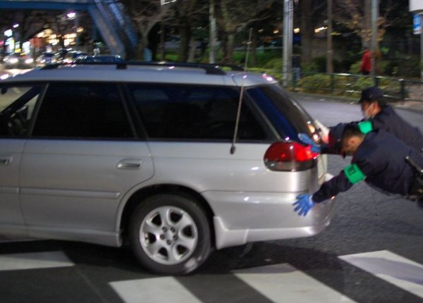 Независимо за кой от гореизброените симптоми става въпрос, винаги най-доброто решение е да посетите сервиз.

В зависимост от модела, стартерът може да се поправи, или както е популярно да у нас да се "рециклира", чрез замяна на повредените компоненти. Но в някои случай може да се наложи да се замени целият агрегат.