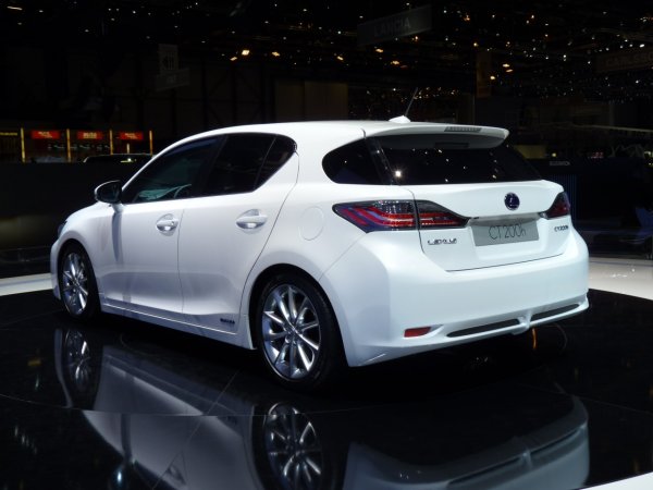 Lexus CT 200h / Женева 2010
