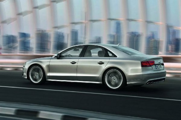 Audi S8