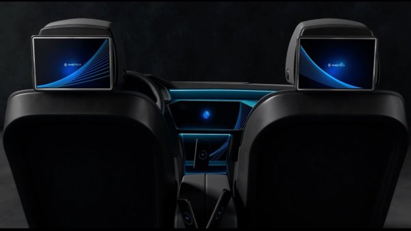 От YankTech обаче казват, че в кола подобно нещо е напълно възможно. Тяхната концепция за безжично захранване използва собствена антена и усилвател, за да позволи на всяко устройство в кола да се зарежда безжично (очевидно, ако поддържа безжично зареждане на първо място).