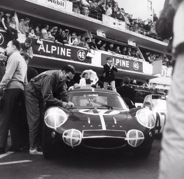 110 години Renault